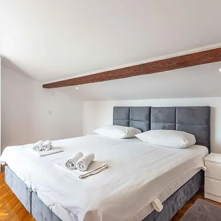 Apartmani Tatjana Novalja Exterior photo