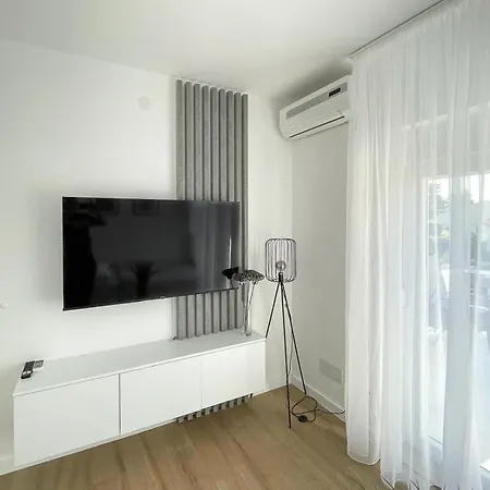 Apartmani Tatjana Novalja Exterior photo