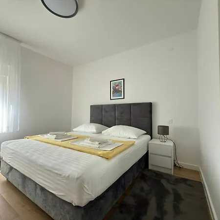 Apartmani Tatjana Novalja Exterior photo